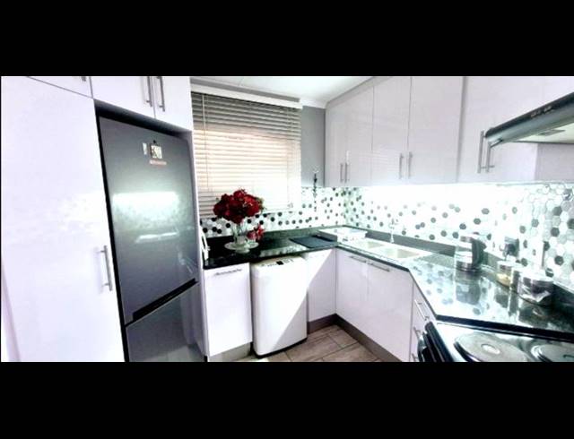 3 BEDROOM TOWNHOUSE FOR SALE IN BIRDSWOOD